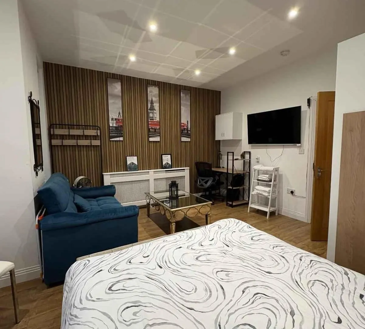 London-Themed Stylish Apartment , Near City Centre Nottingham