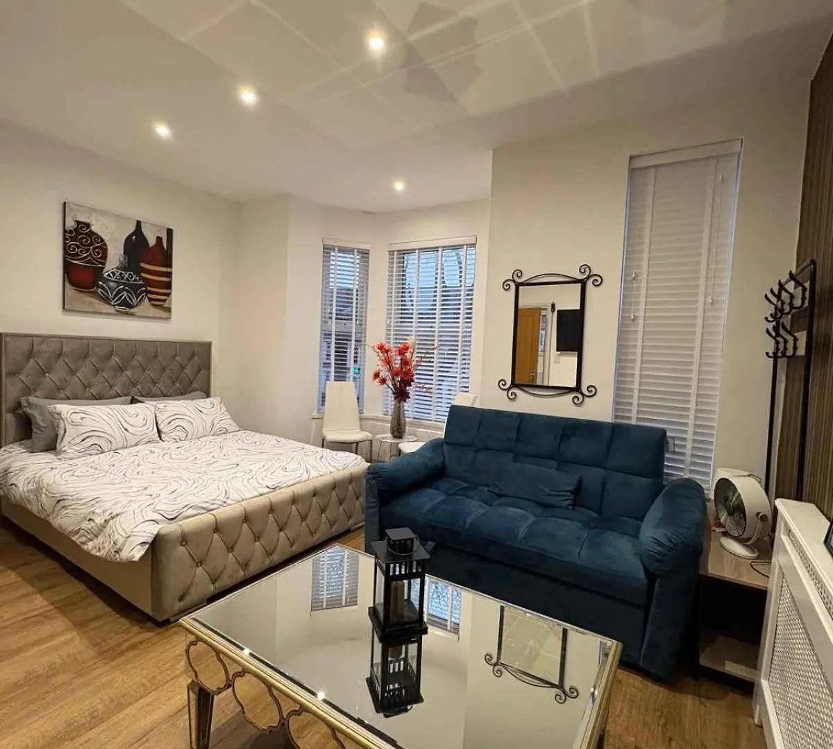 London-Themed Stylish Apartment , Near City Centre 노팅엄 영국